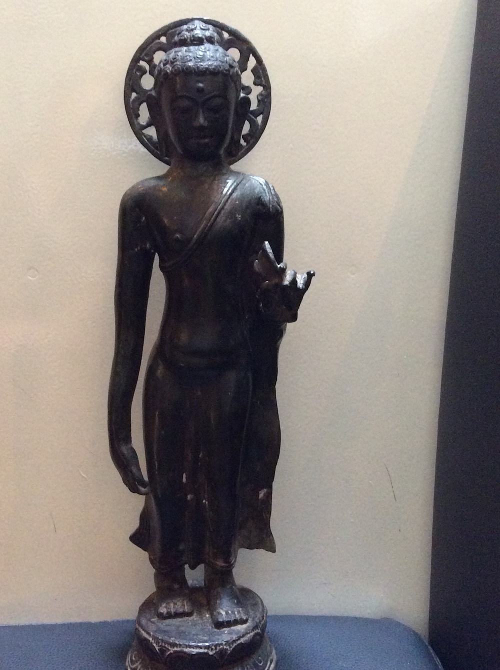 Boeddha staand zwart